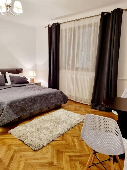 Cozy Apartment Near City Center บูคาเรสต์ ภายนอก รูปภาพ